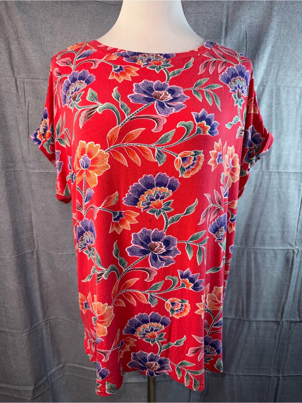 1230-Red Floral Short-Sleeve Tee by lildy